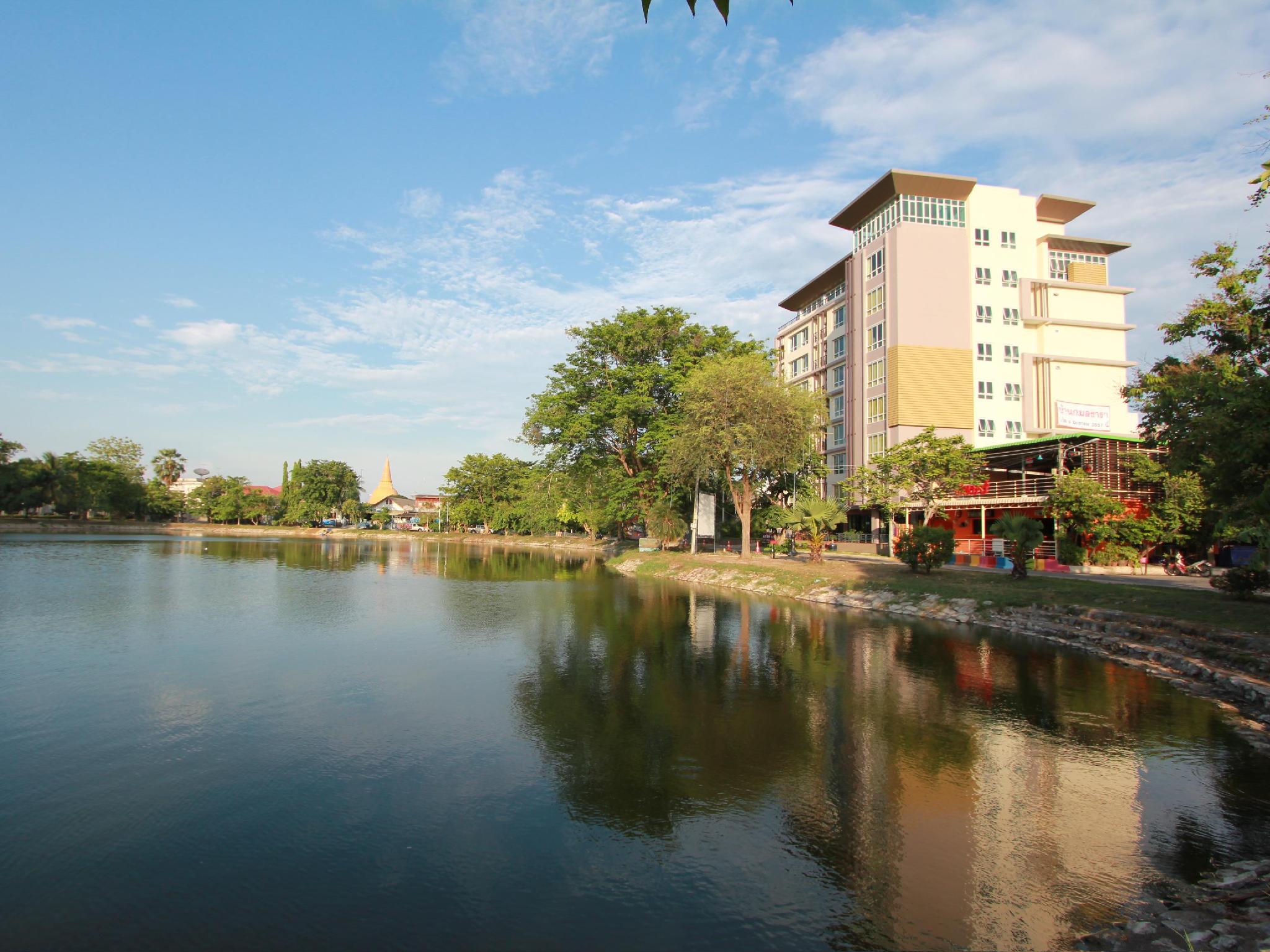 Ngoại cảnh khách sạn