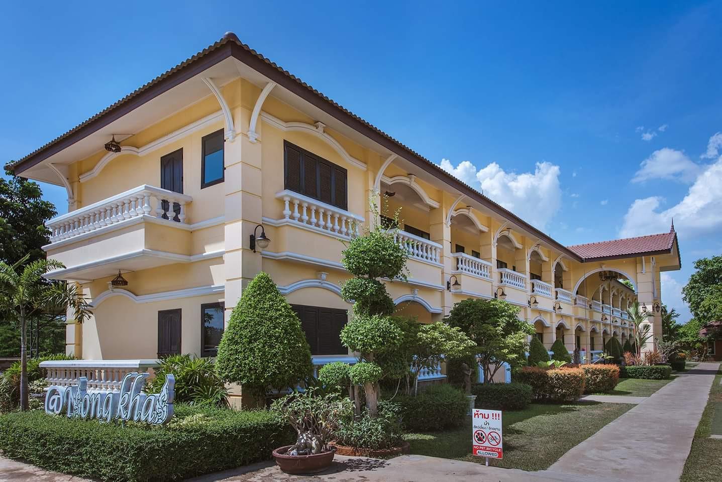 Ngoại cảnh khách sạn