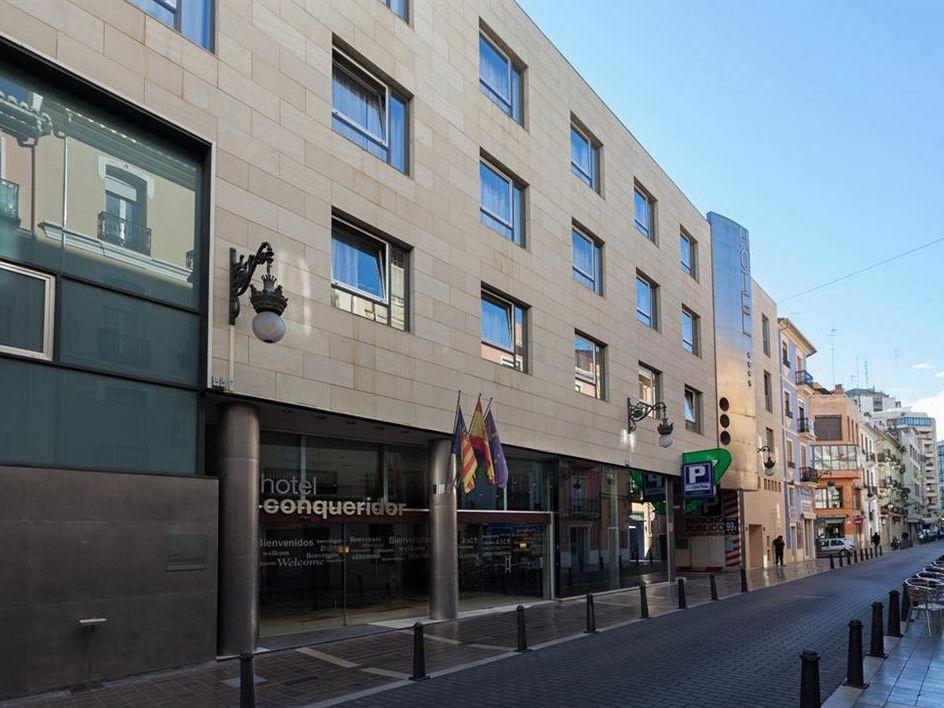 Ngoại cảnh khách sạn