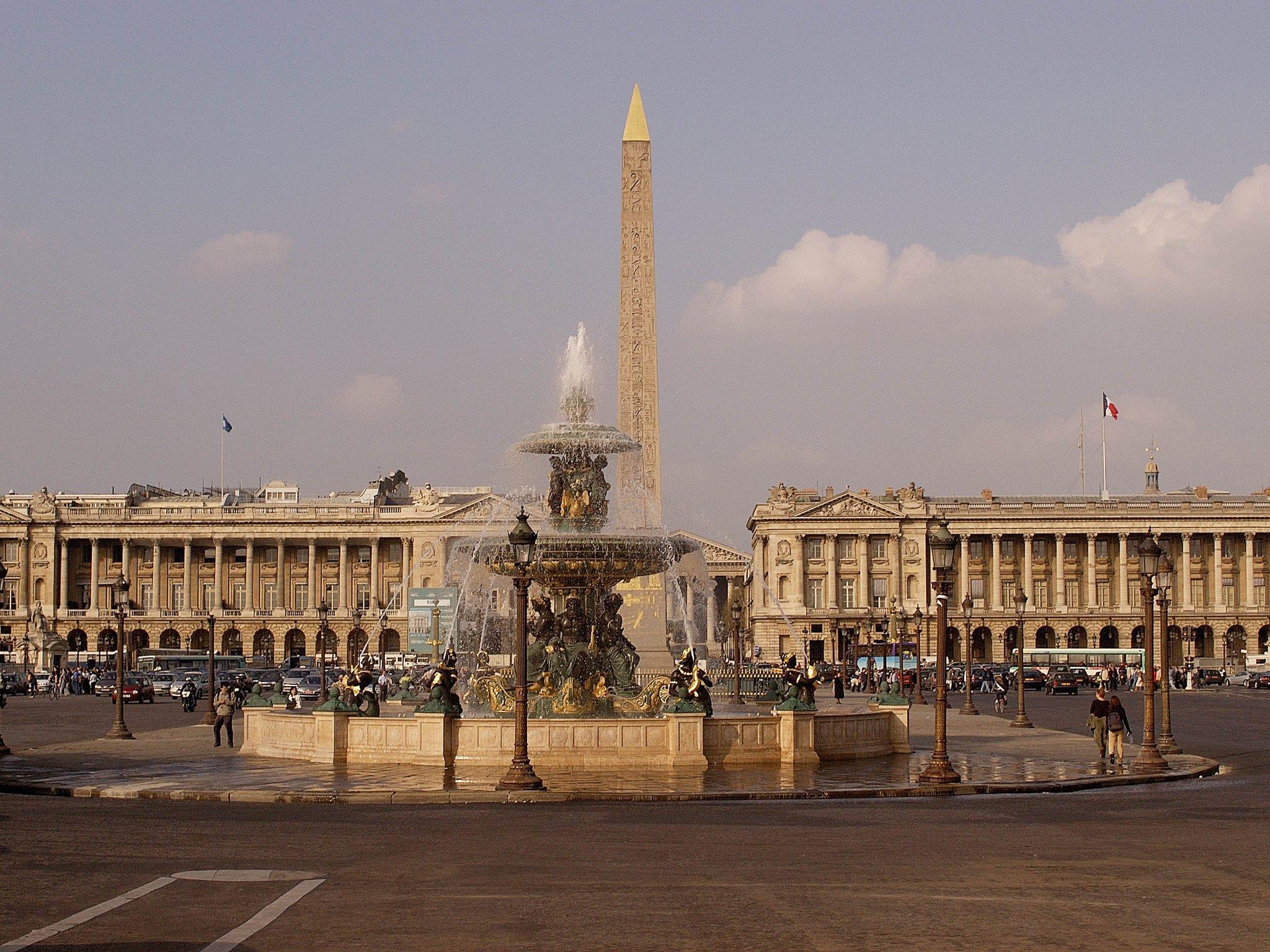 Nơi tham quan gần đây