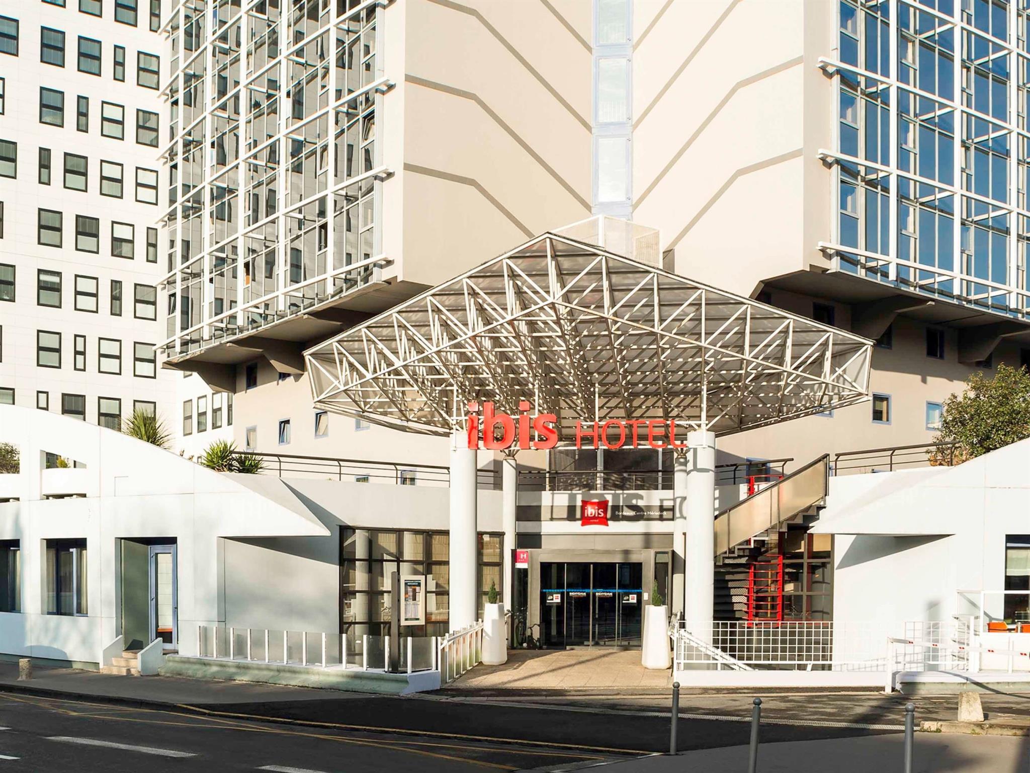 Ngoại cảnh khách sạn