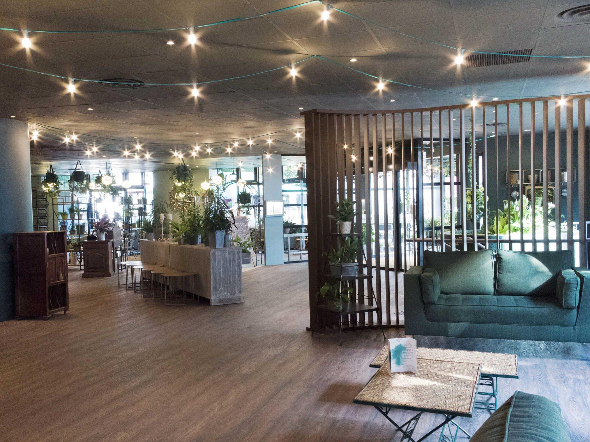 Ngoại cảnh khách sạn