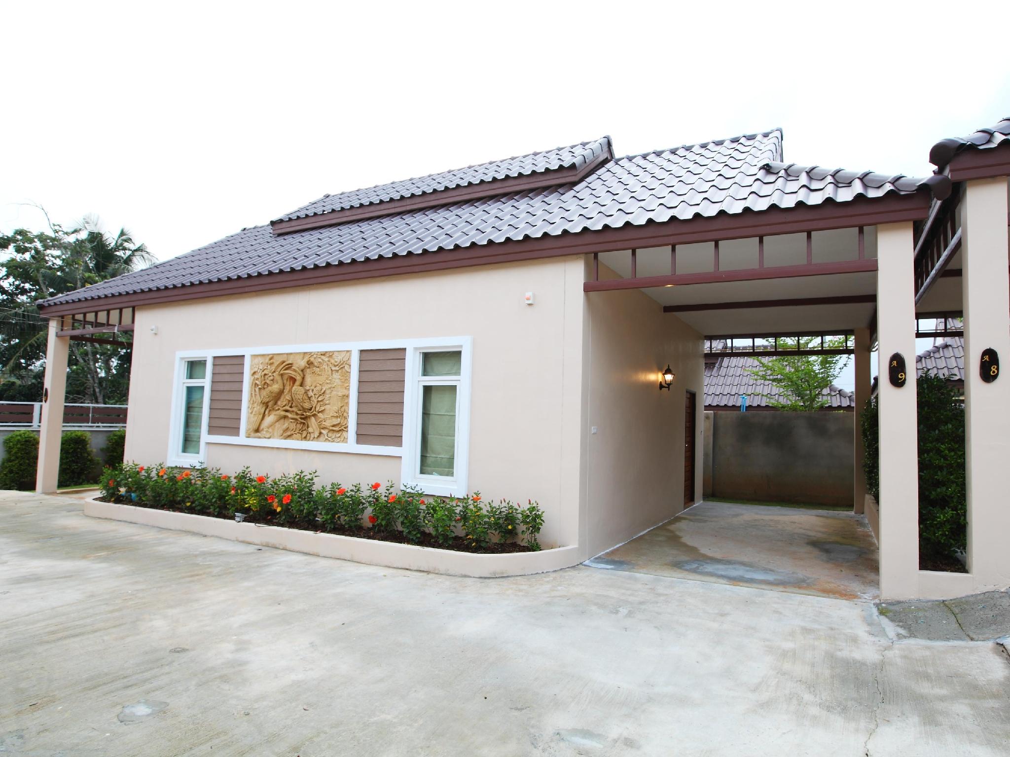 Khu vực xung quanh