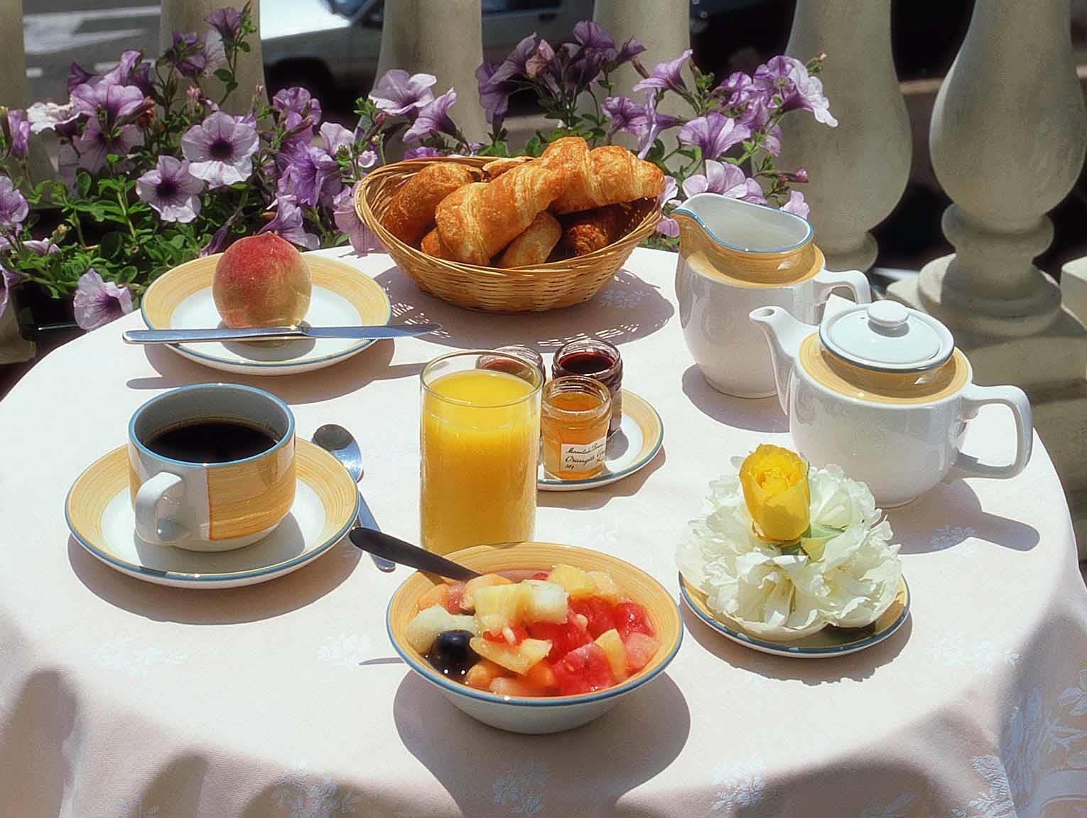 Đồ ăn và thức uống