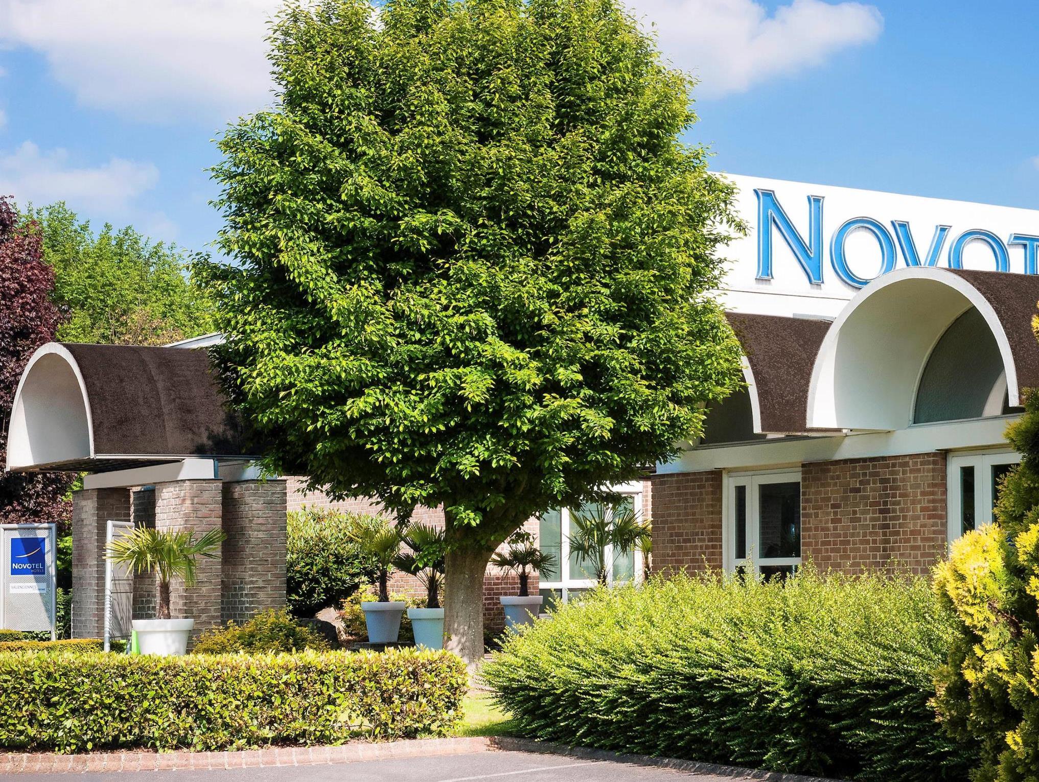 Ngoại cảnh khách sạn