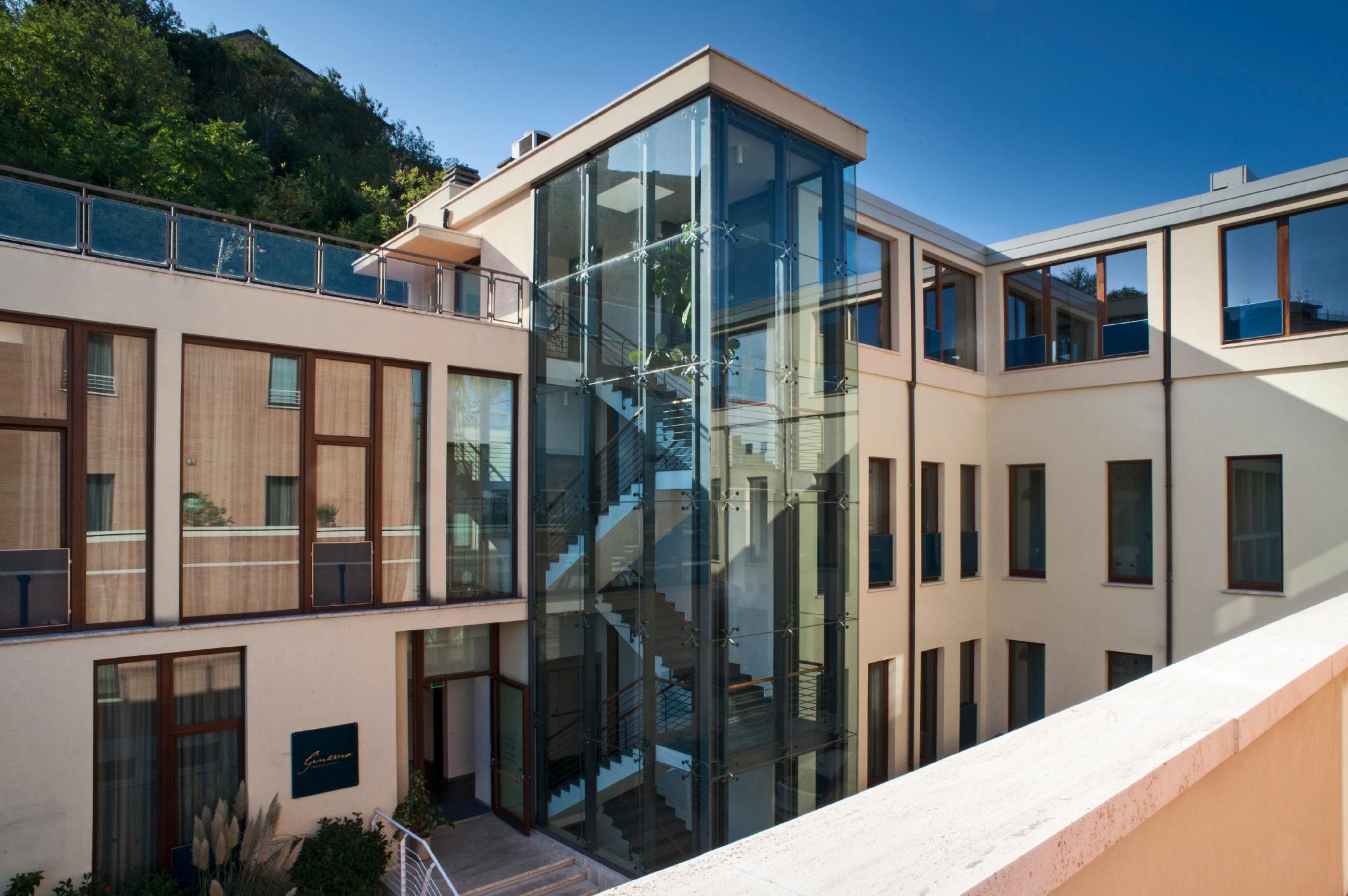 Ngoại cảnh khách sạn