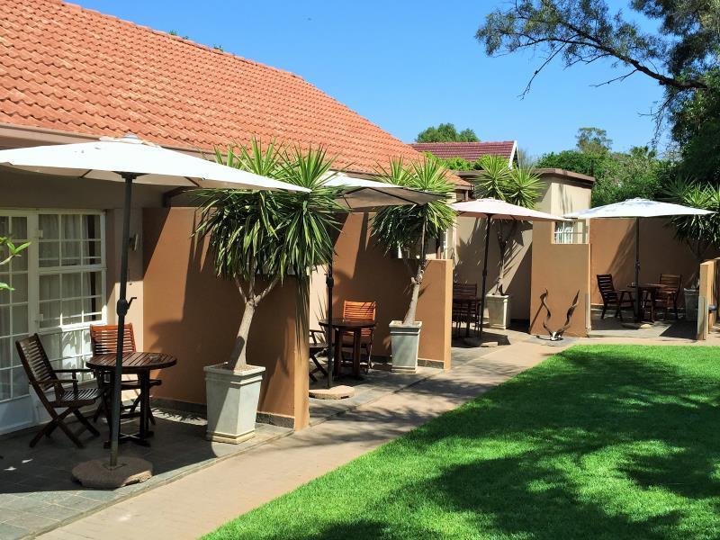 Ngoại cảnh khách sạn