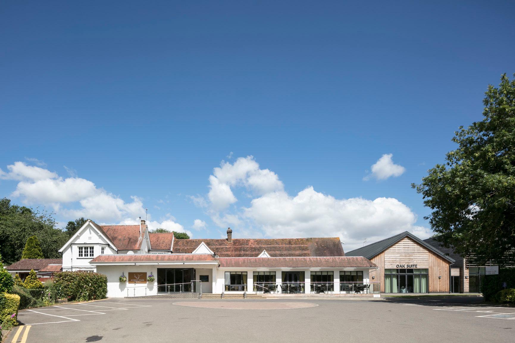 Ngoại cảnh khách sạn