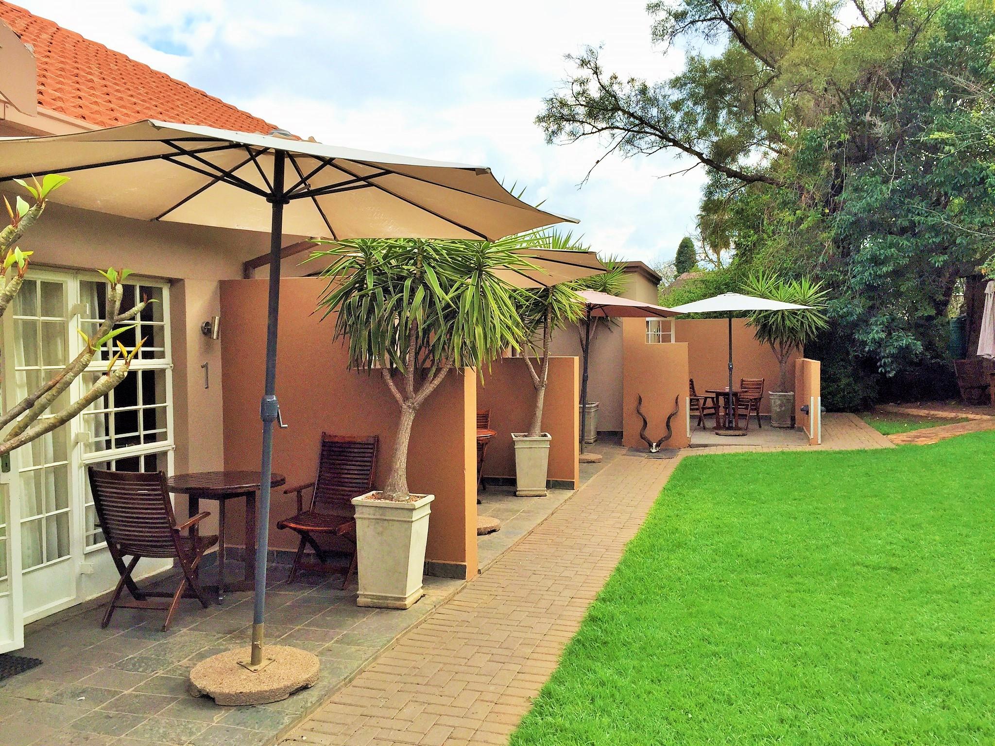 Ngoại cảnh khách sạn