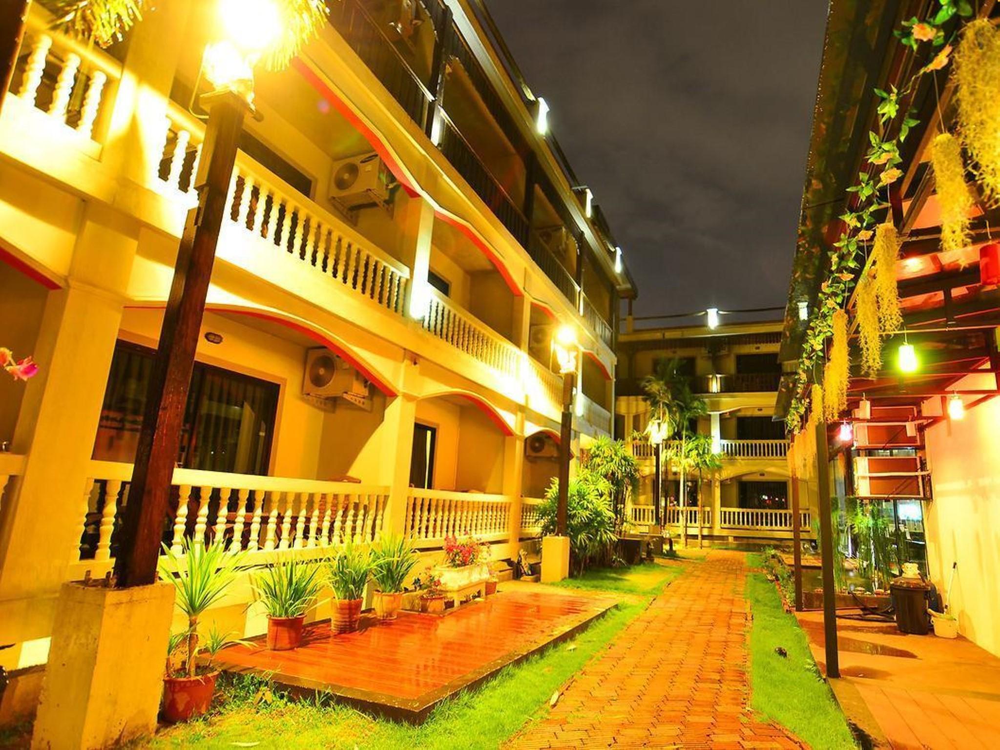 Ngoại cảnh khách sạn