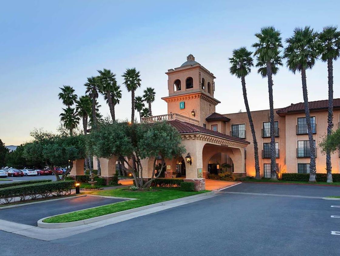 Ngoại cảnh khách sạn