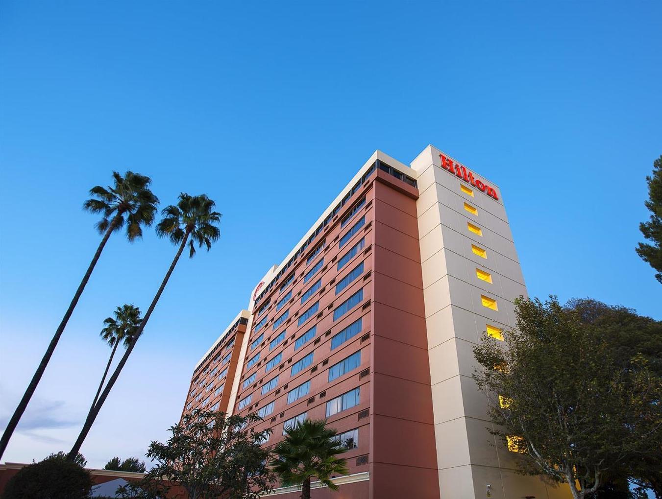 Ngoại cảnh khách sạn