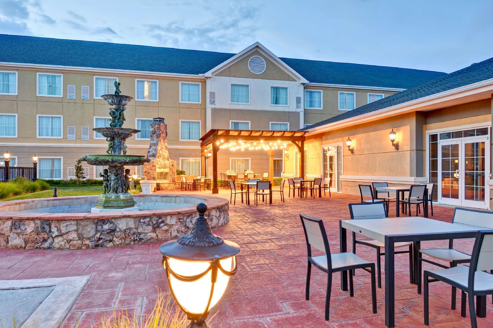 Ngoại cảnh khách sạn