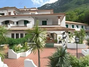 Ngoại cảnh khách sạn