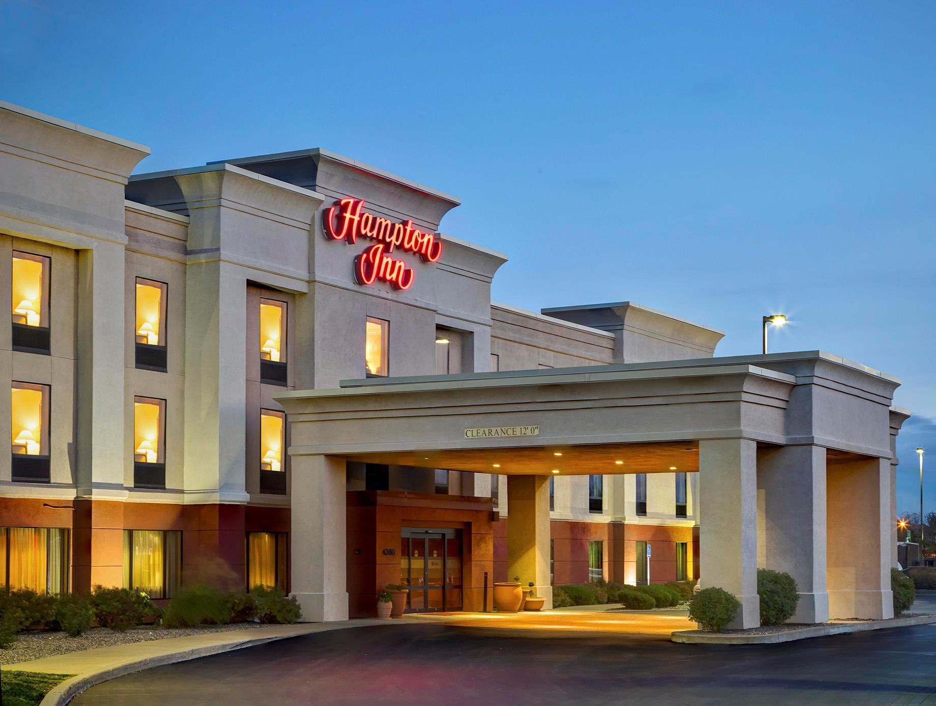 Ngoại cảnh khách sạn