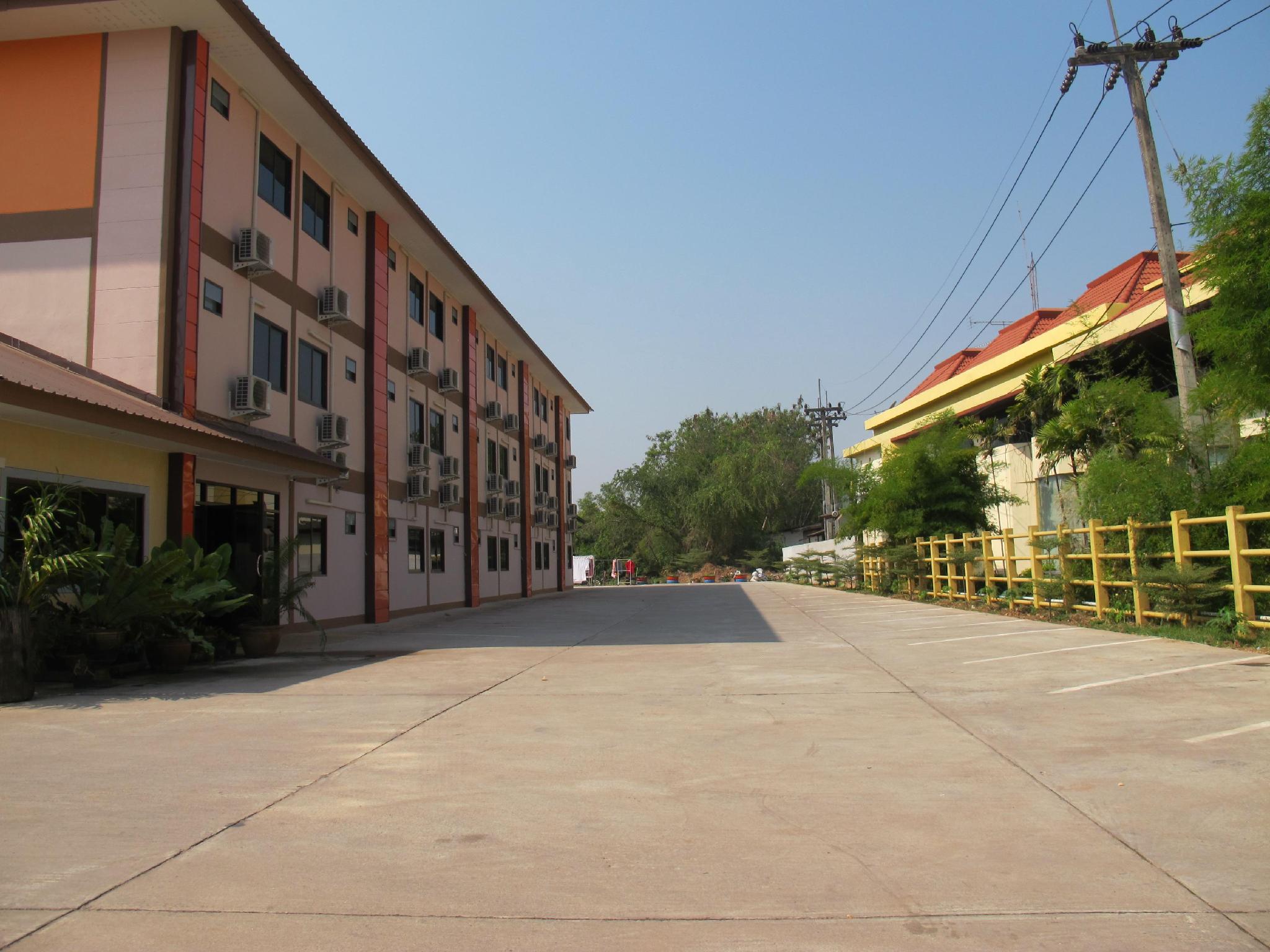 Khu vực xung quanh