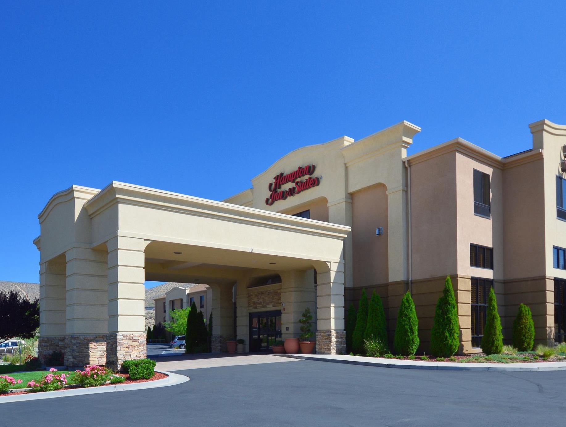 Ngoại cảnh khách sạn