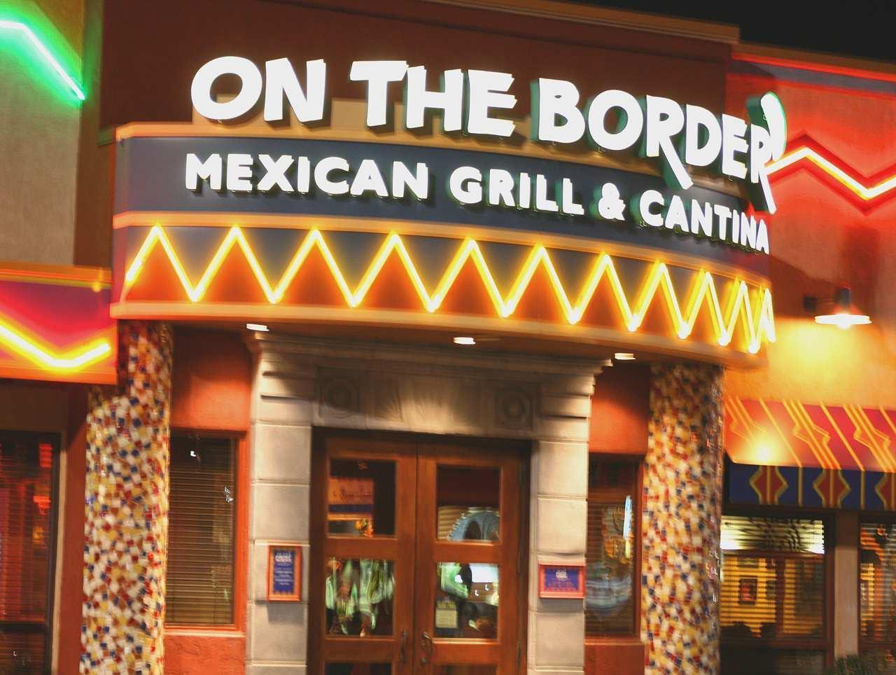 Khu vực xung quanh