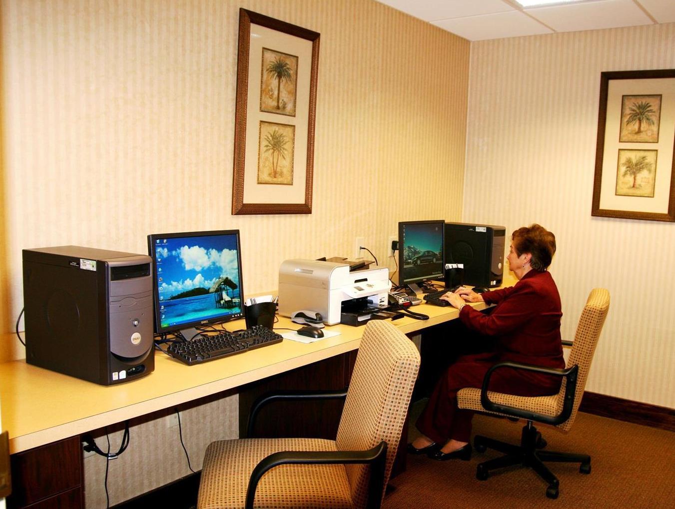 Trung tâm hội nghị