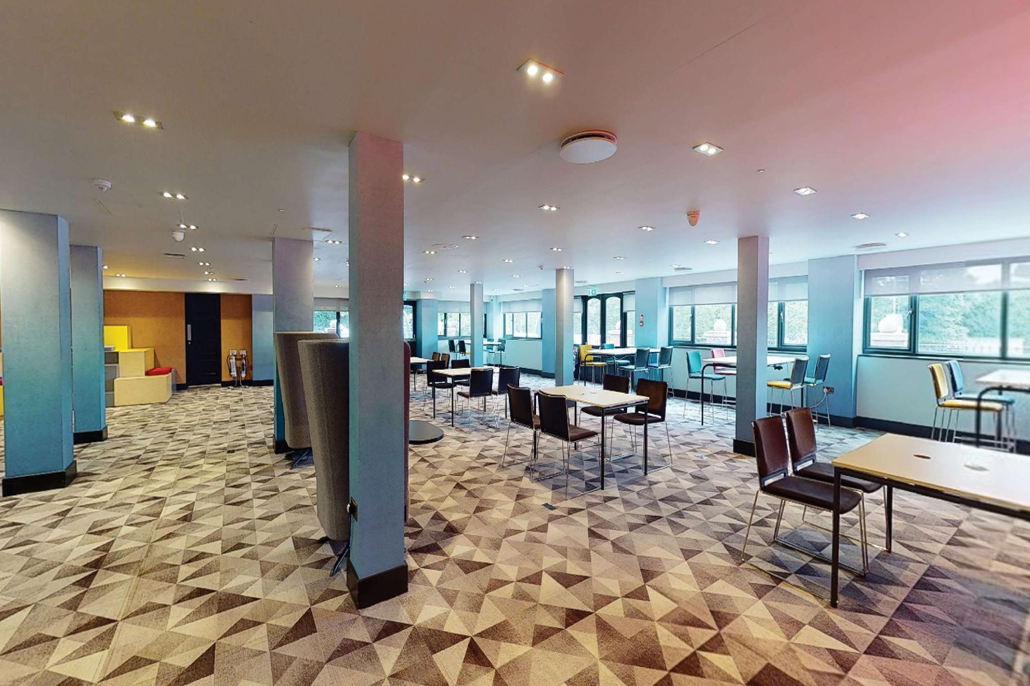 Trung tâm hội nghị