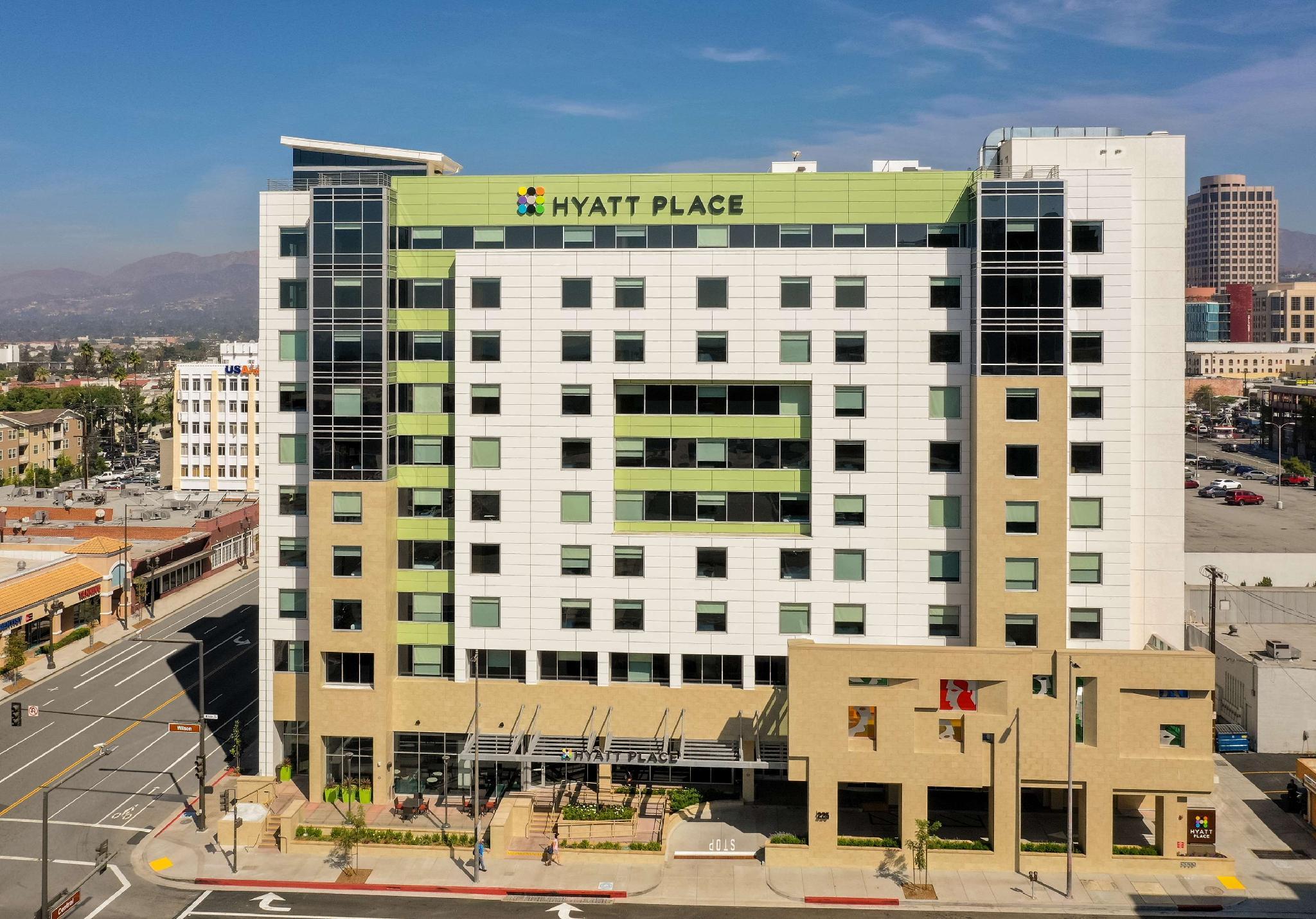 Ngoại cảnh khách sạn