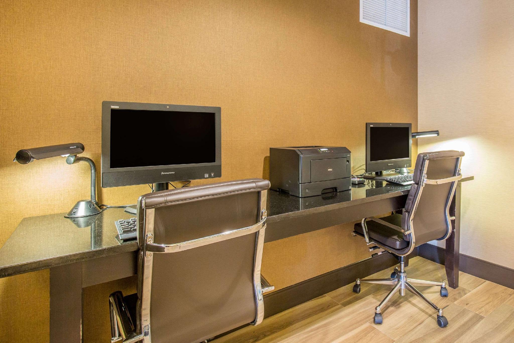 Trung tâm hội nghị