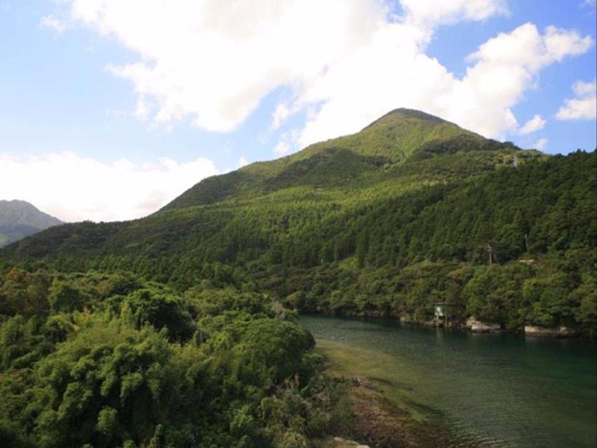 Khu vực xung quanh