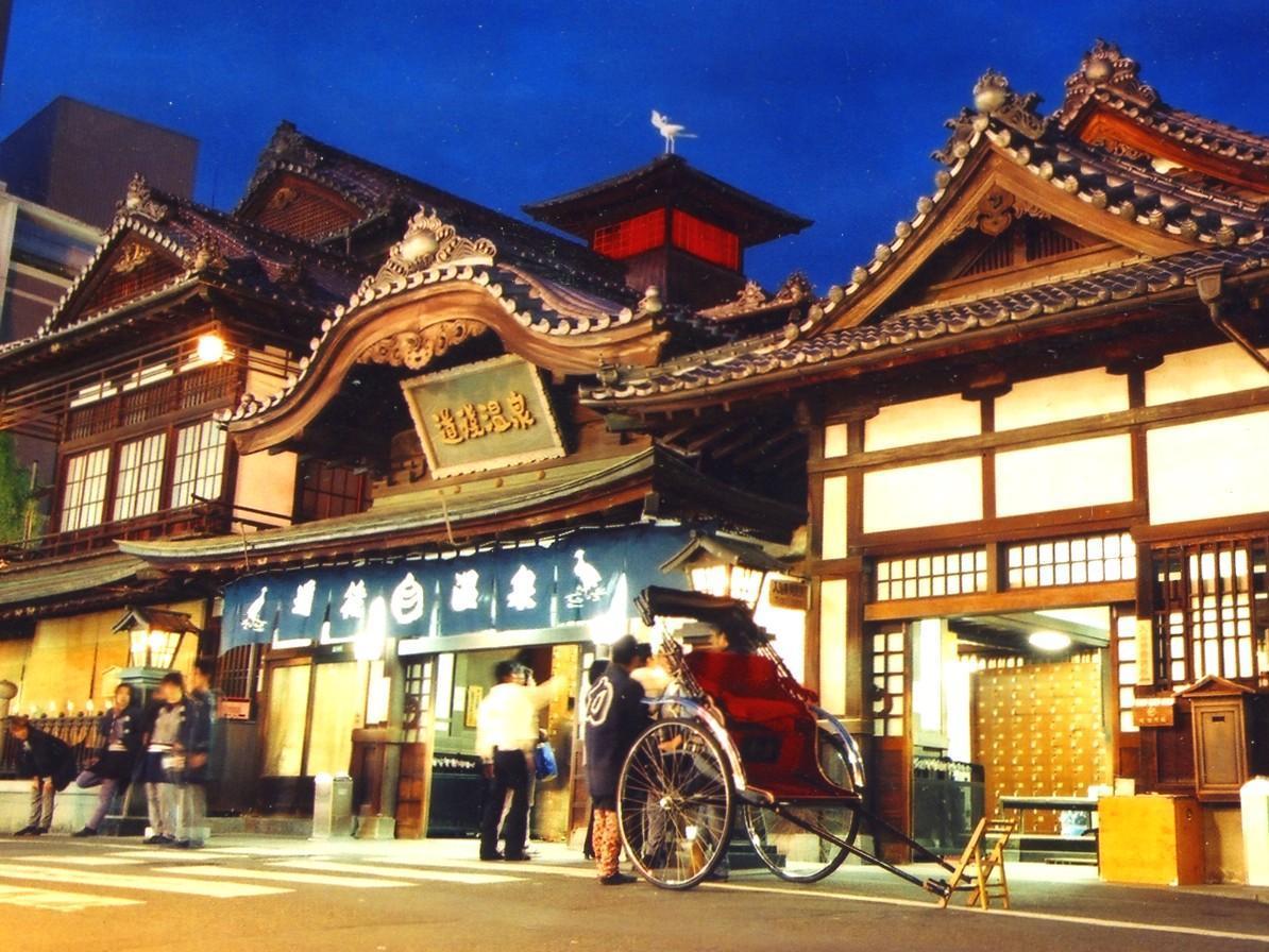 Khu vực xung quanh