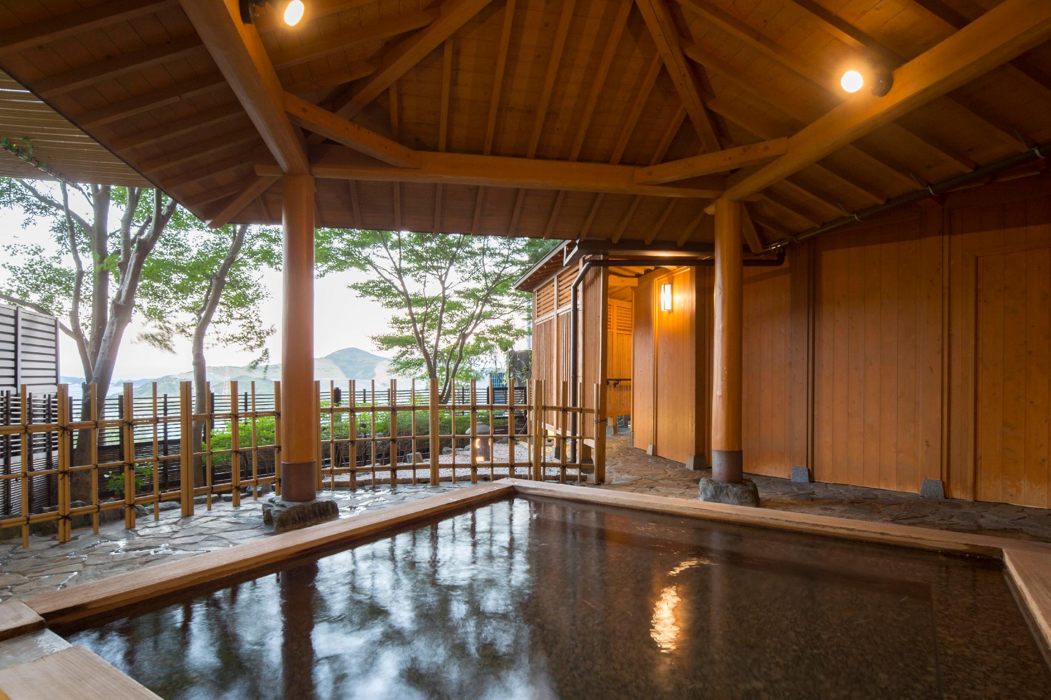 Bồn tắm lộ thiên