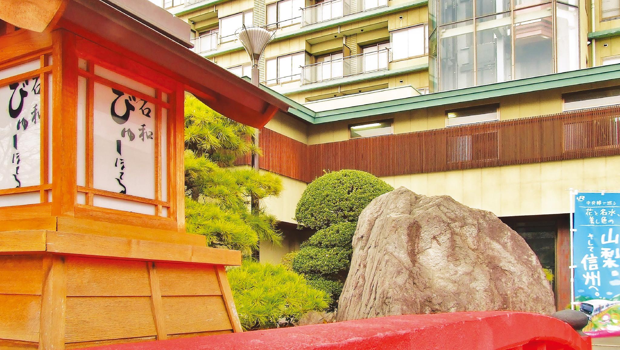 Ngoại cảnh khách sạn