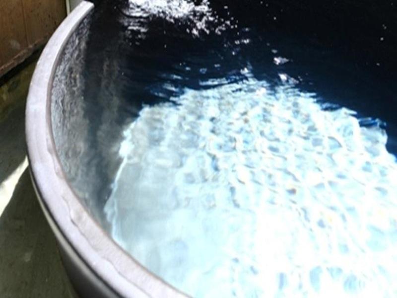 Tắm suối nước nóng