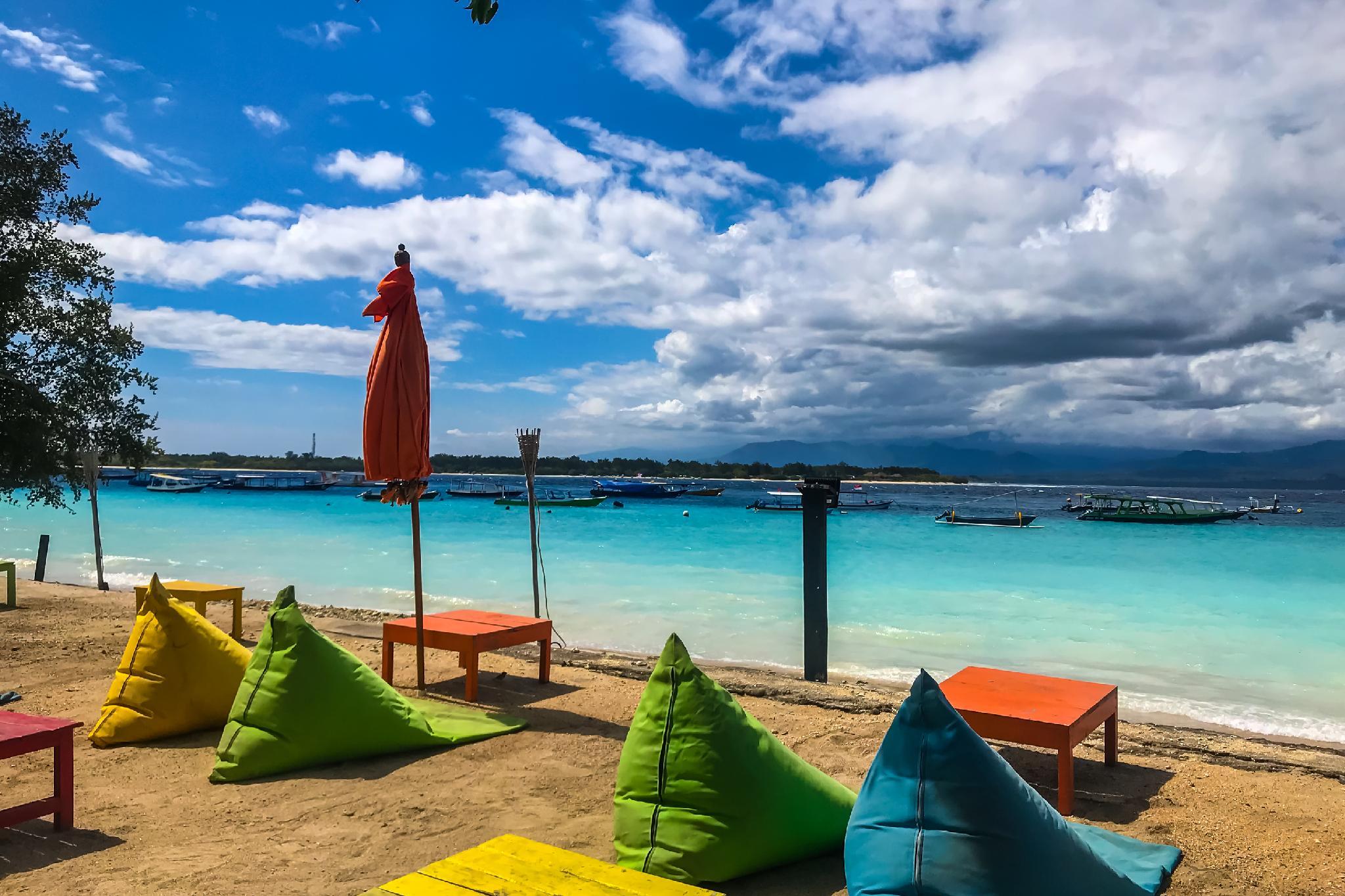 Khu vực xung quanh