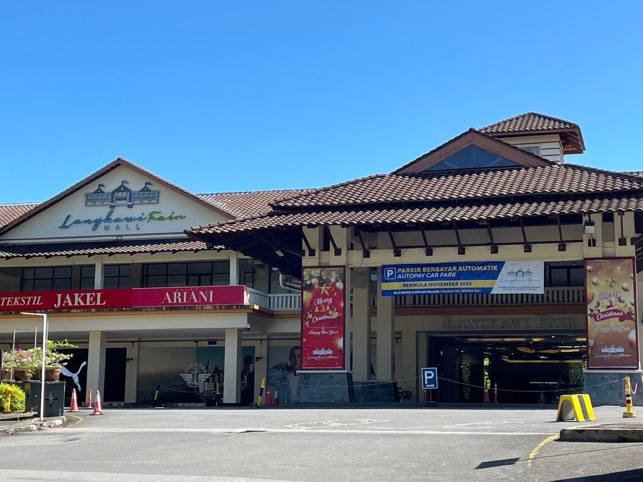 Nơi tham quan gần đây