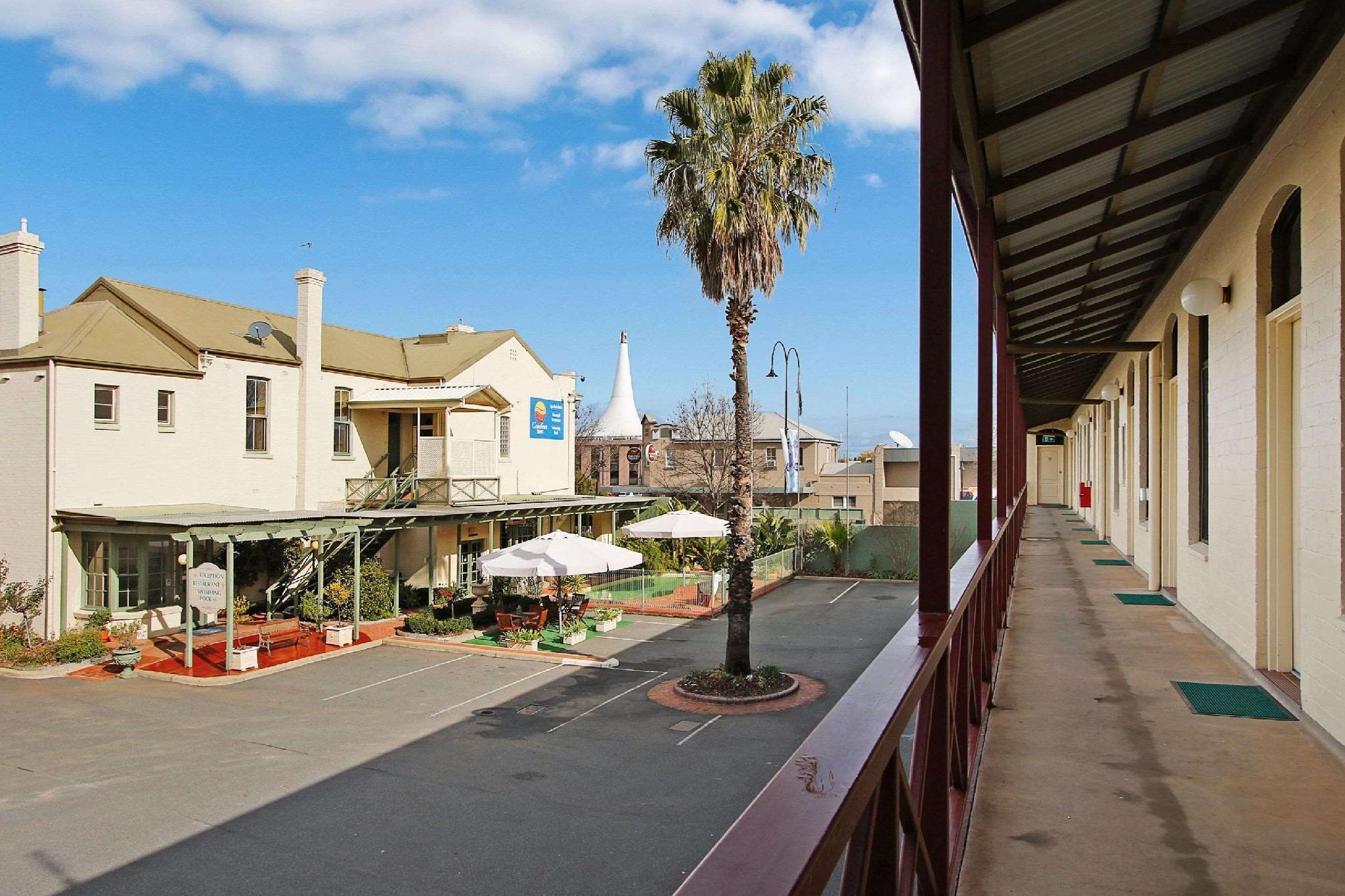 Ngoại cảnh khách sạn