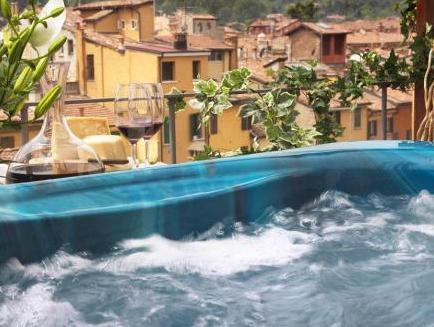 Bồn tắm nước nóng