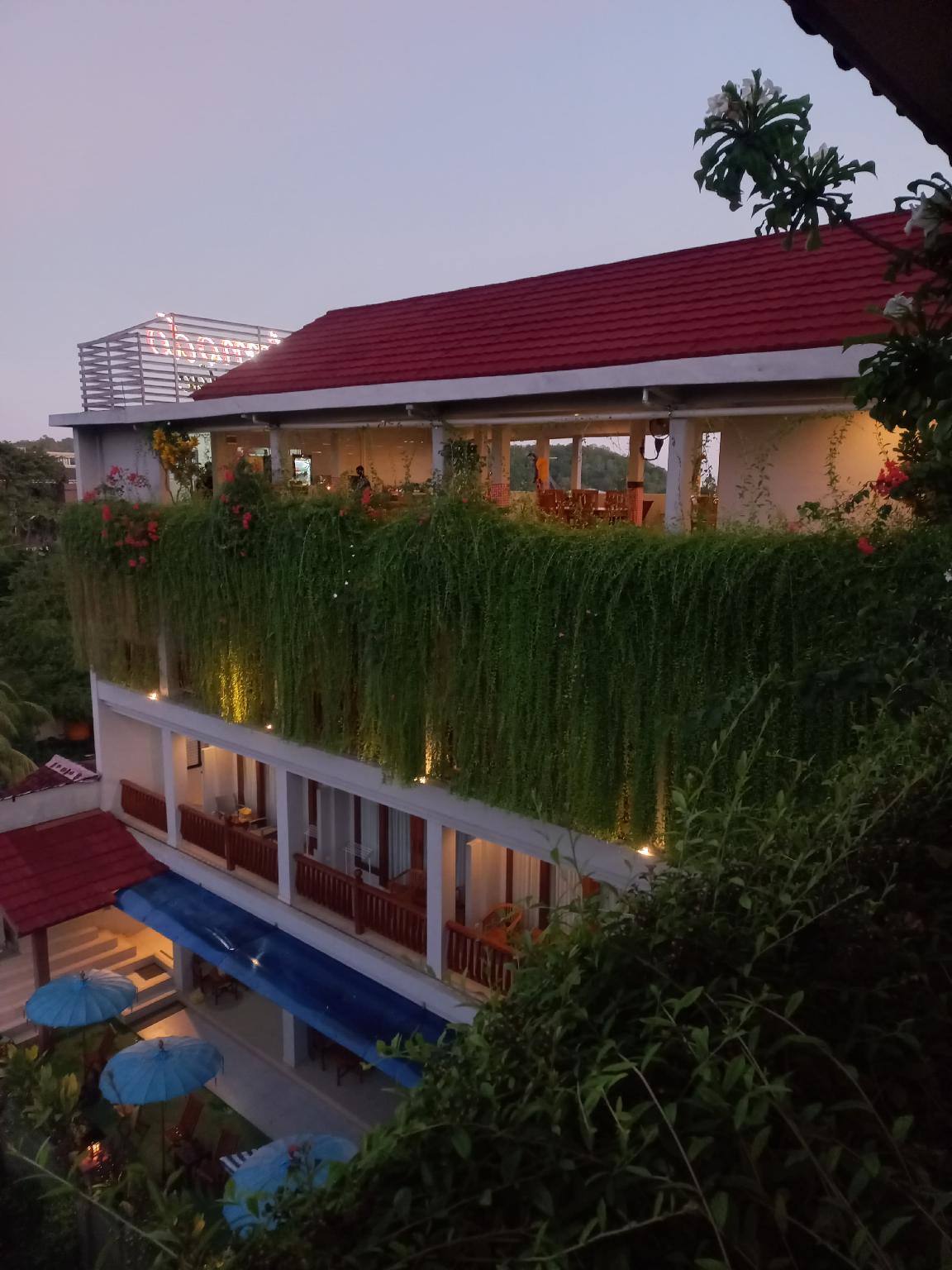 Ngoại cảnh khách sạn