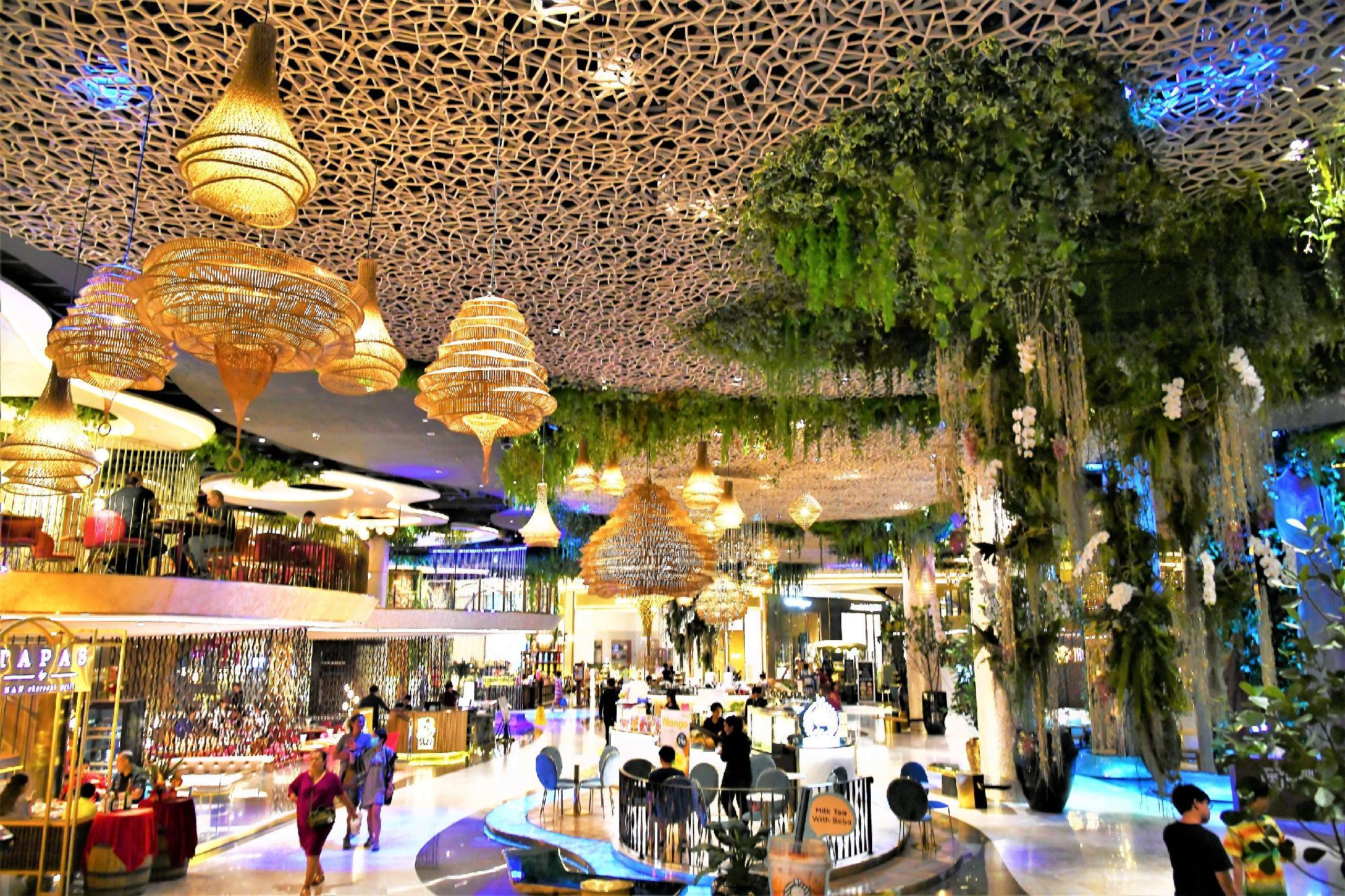 Nơi tham quan gần đây