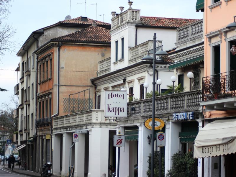 Ngoại cảnh khách sạn