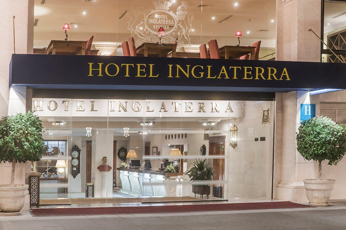 Ngoại cảnh khách sạn