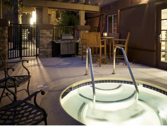 Bồn tắm nước nóng