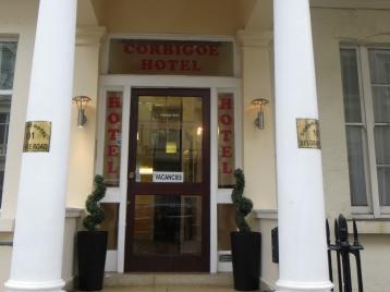 Ngoại cảnh khách sạn