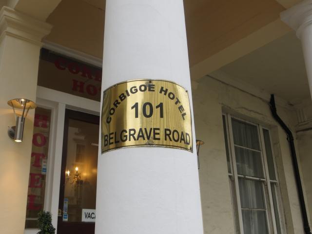 Ngoại cảnh khách sạn