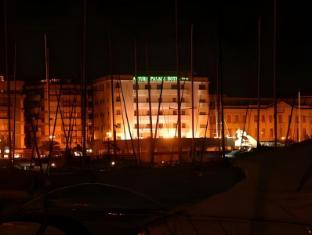 Ngoại cảnh khách sạn