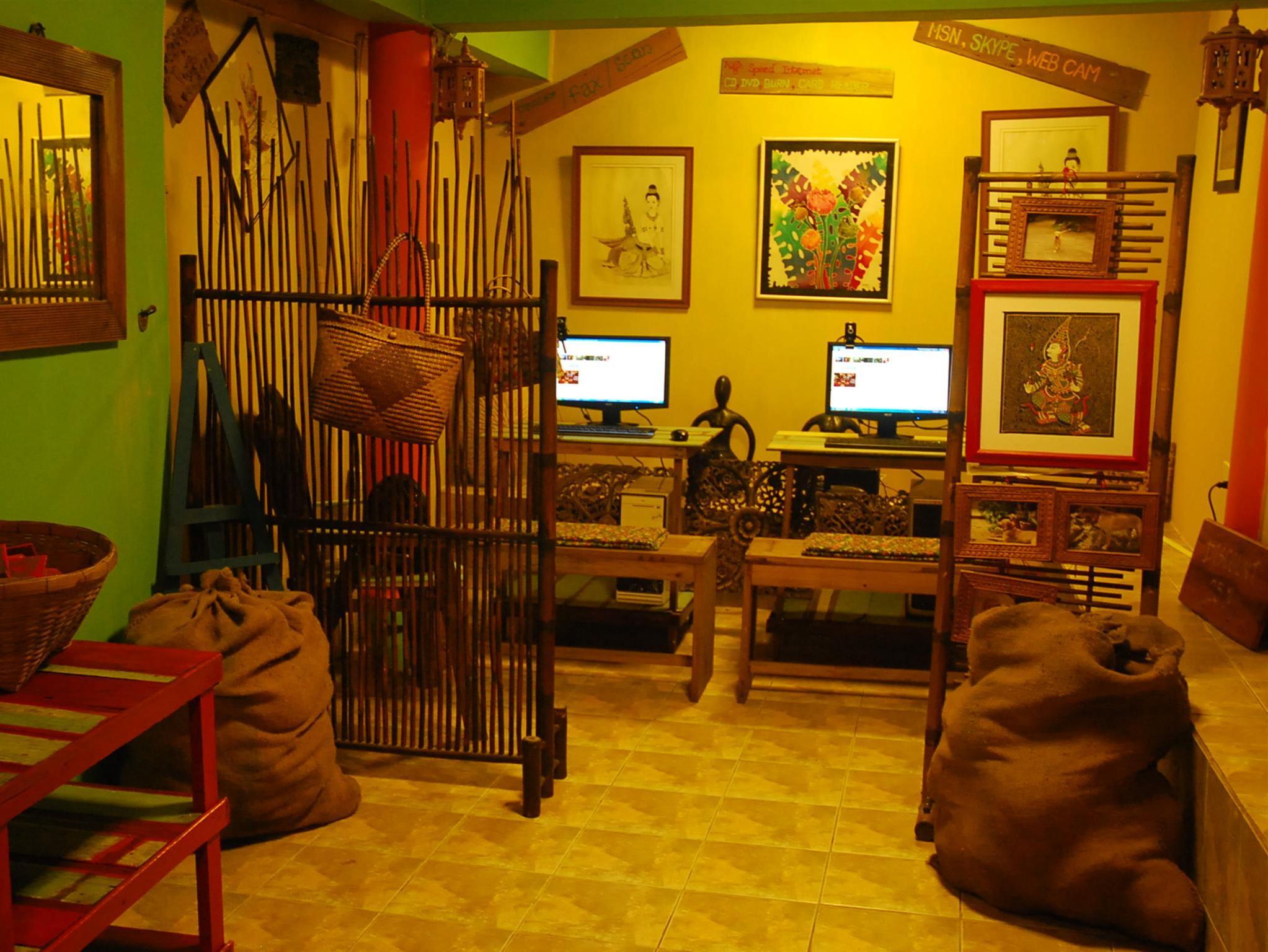 Trung tâm hội nghị