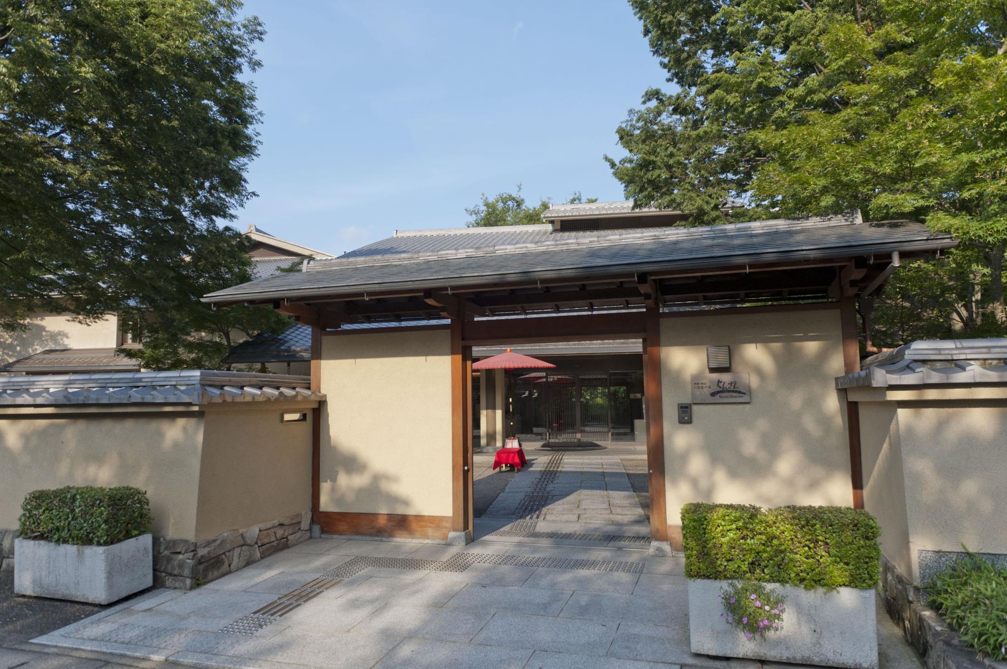 Ngoại cảnh khách sạn