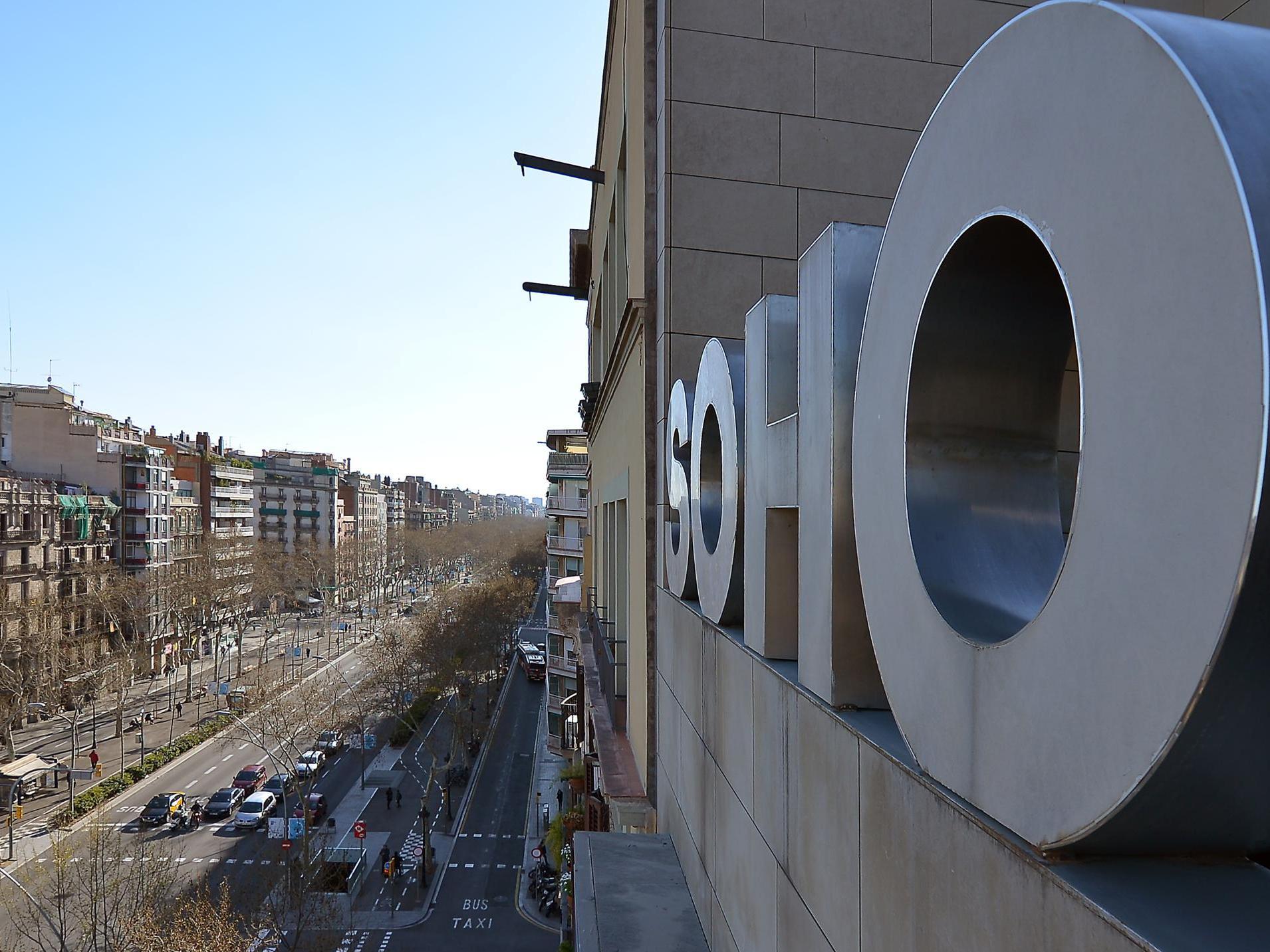 Ngoại cảnh khách sạn