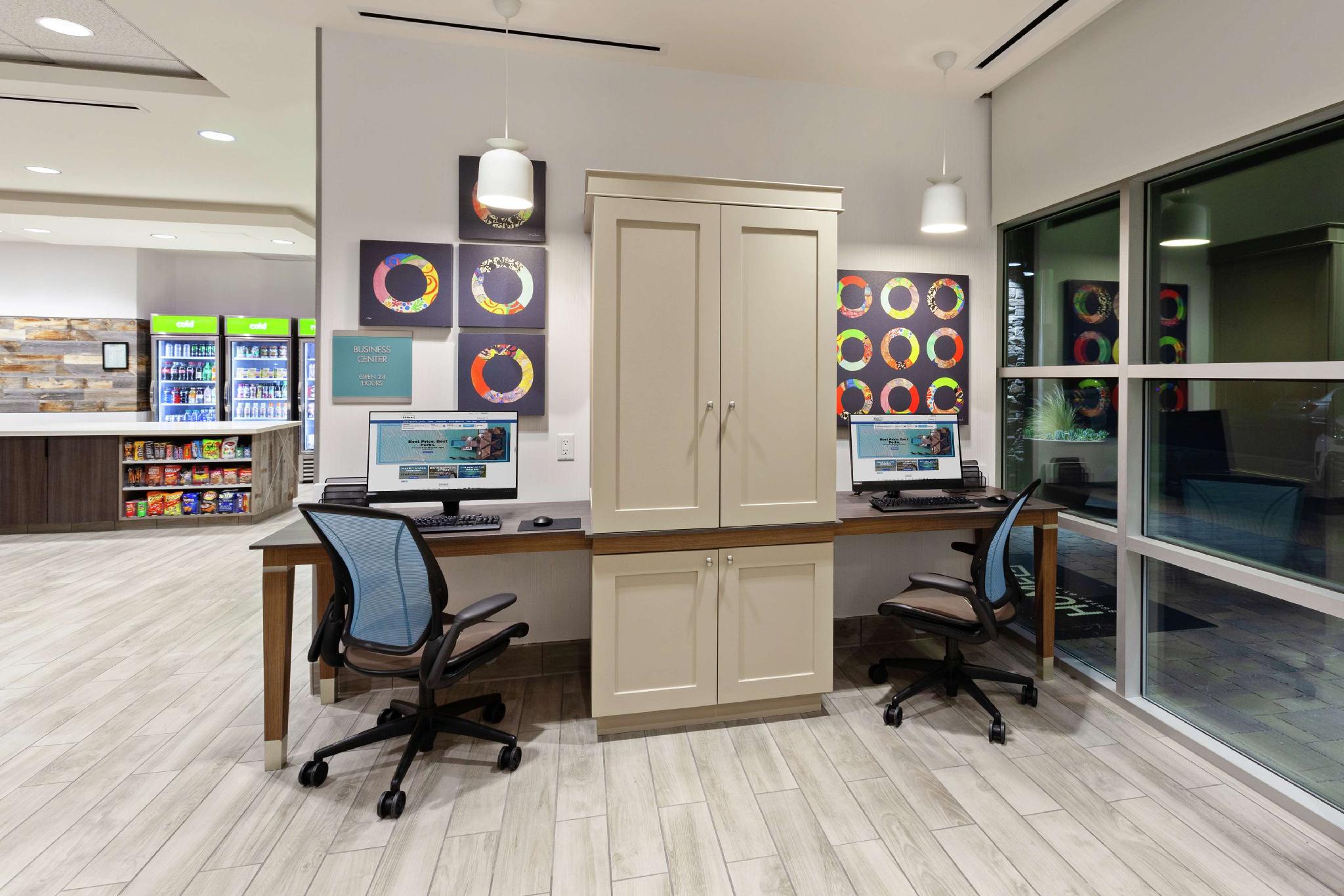 Trung tâm hội nghị