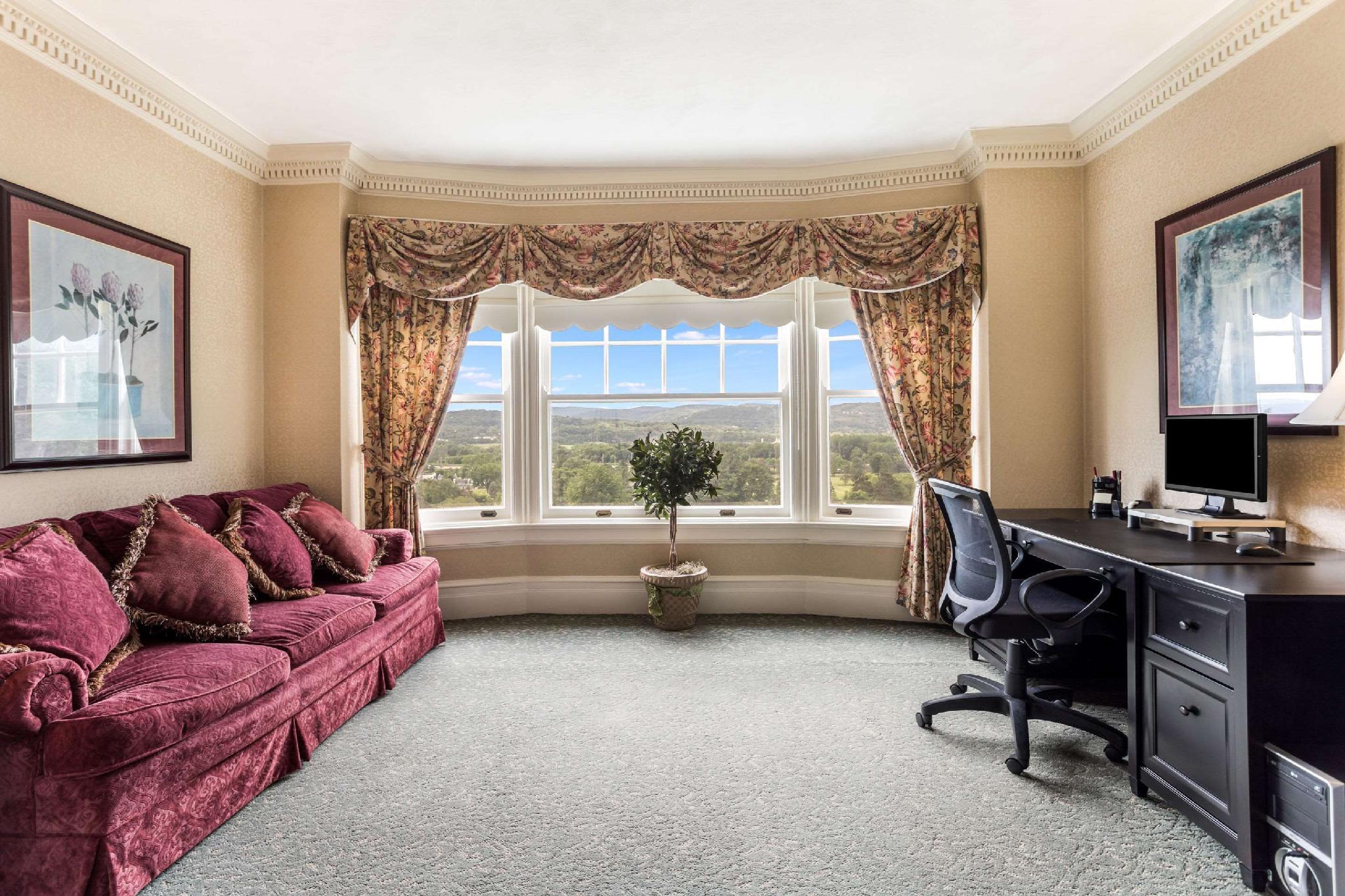 Trung tâm hội nghị