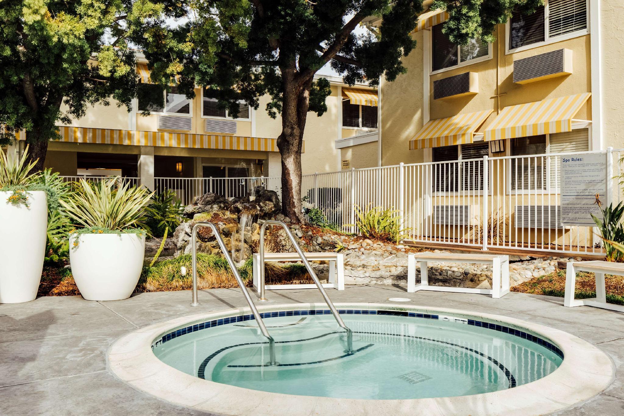 Bồn tắm nước nóng