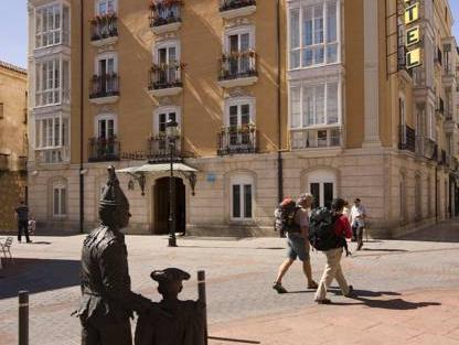 Ngoại cảnh khách sạn